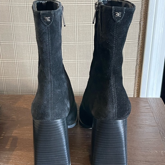 NWOB Sam Edelman Black Suede Block heeled Booties, 9M - Picture 6 of 11